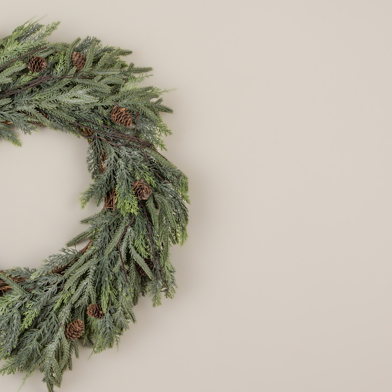 22" JUNIPER, PINE & BERRY WREATH