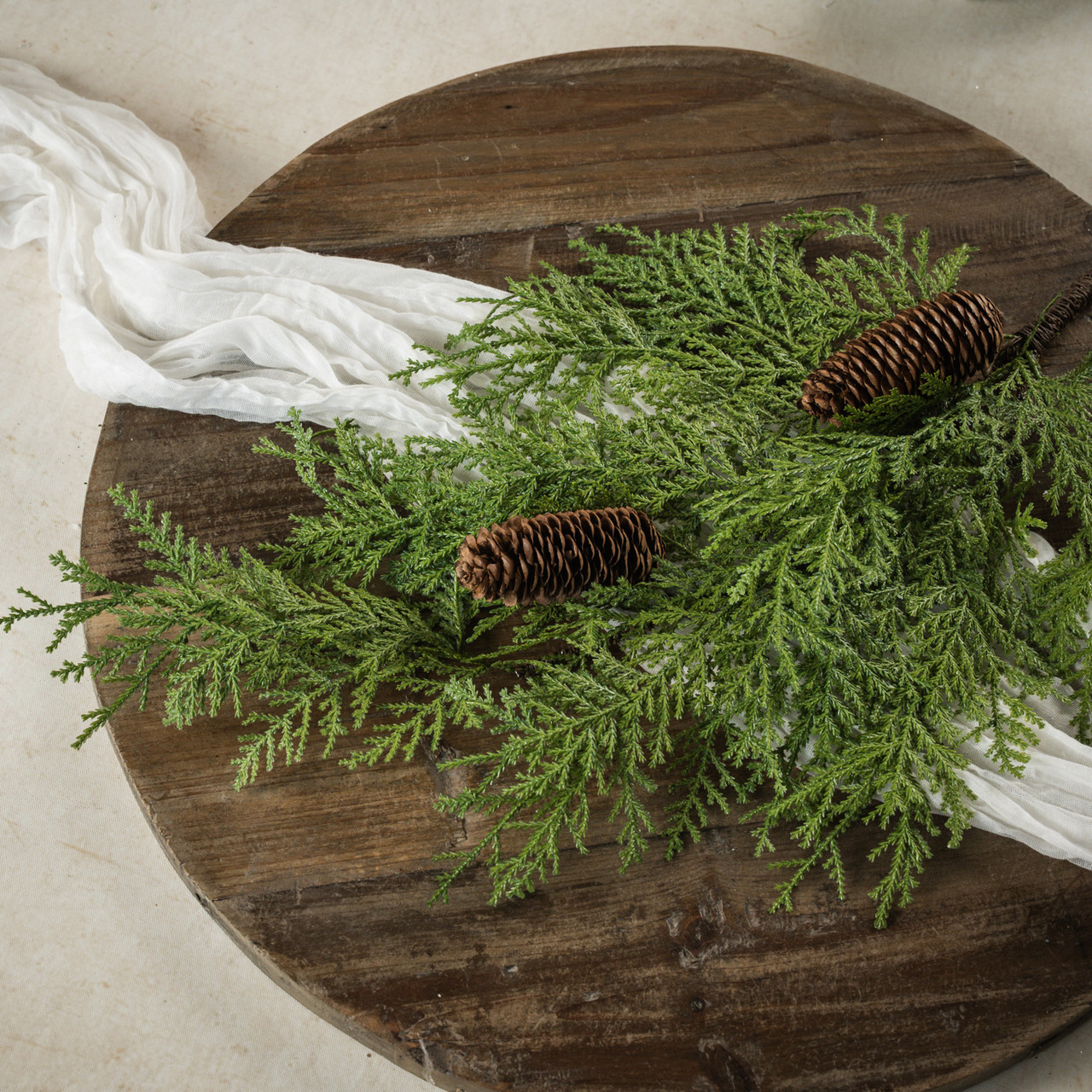 30" CEDAR W/ PINECONE SPRAY