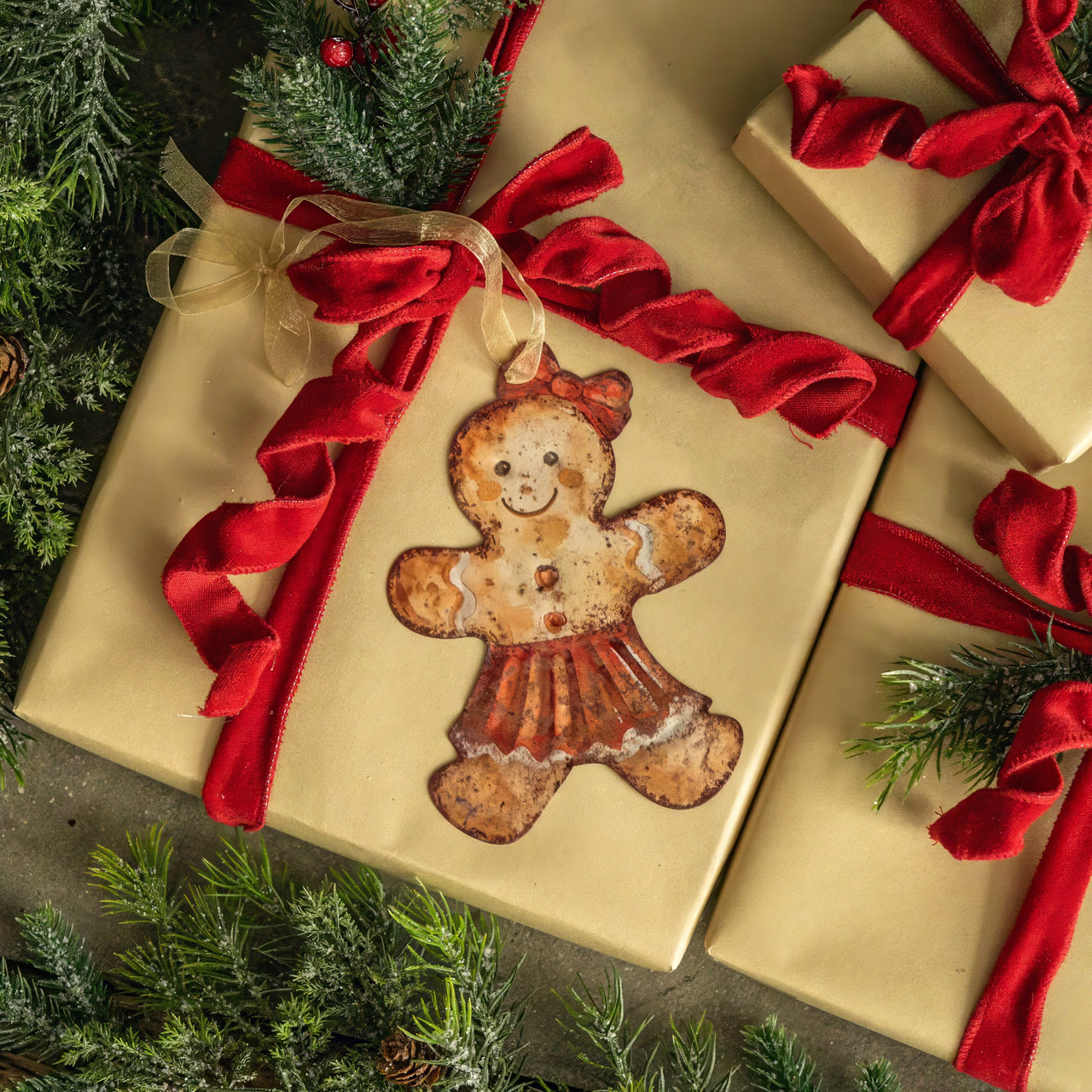 6.75" GINGERBREAD GIRL METAL ORNAMENT