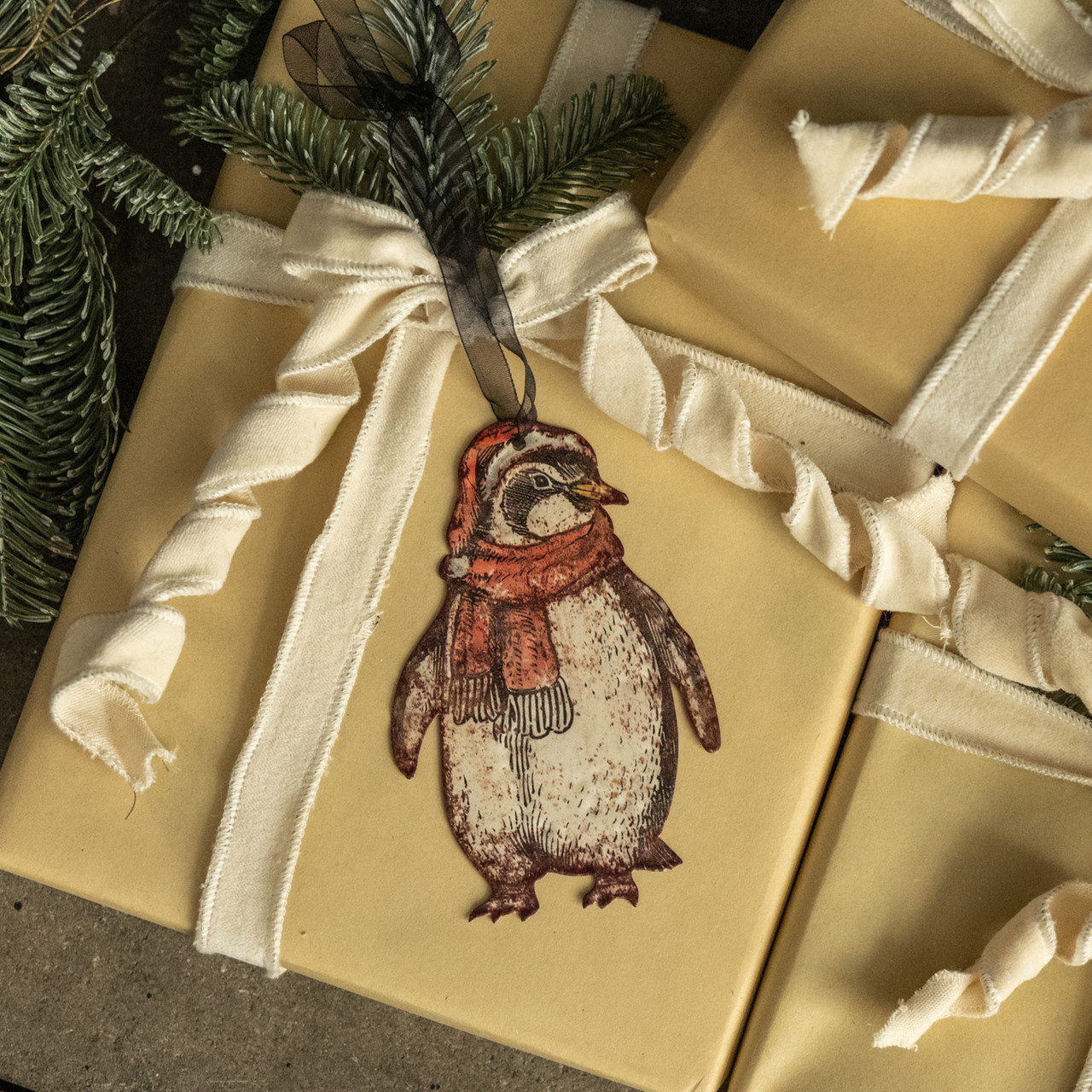 6" PENGUIN W/ SCARF METAL ORNAMENT