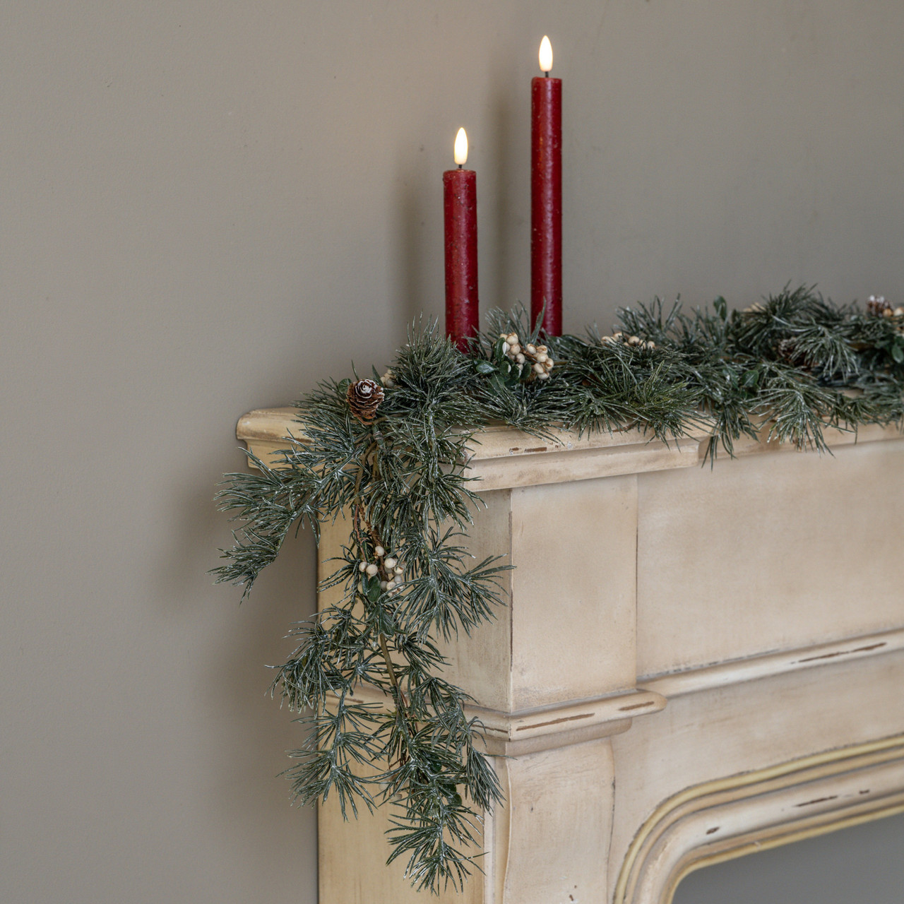 5' PINE W/ CREAM BERRIES GARLAND