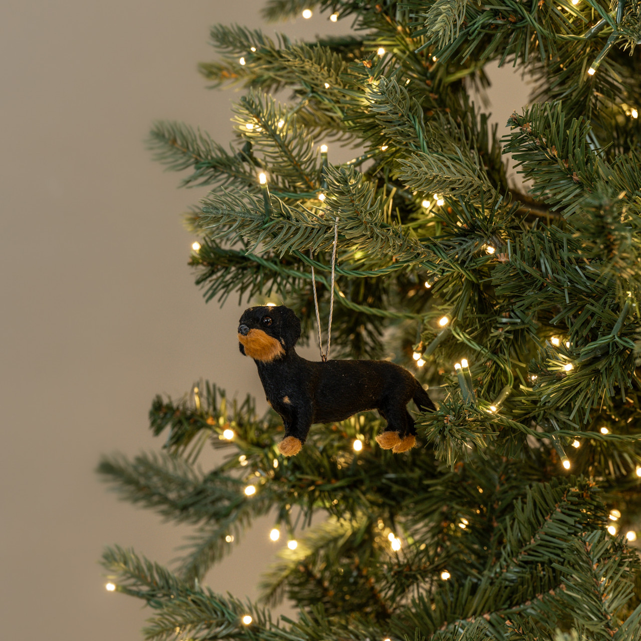 3.25" BLACK & TAN DACHSHUND ORNAMENT