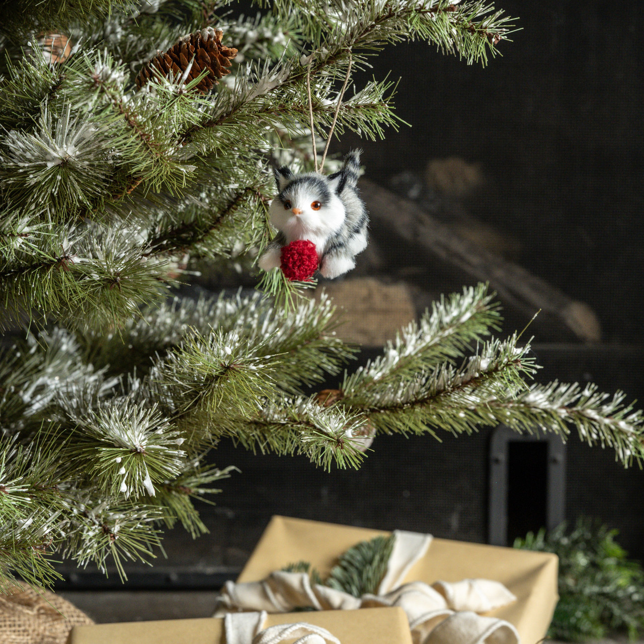 PLAYFUL GREY & WHITE KITTEN ORNAMENT