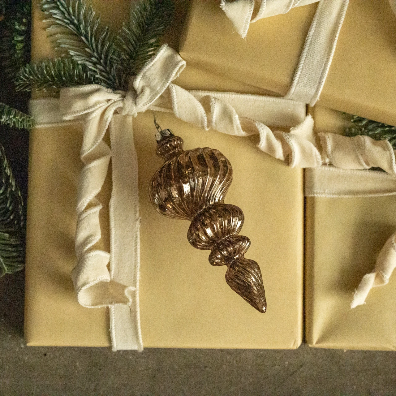 7" MOCHA FINIAL ORNAMENT