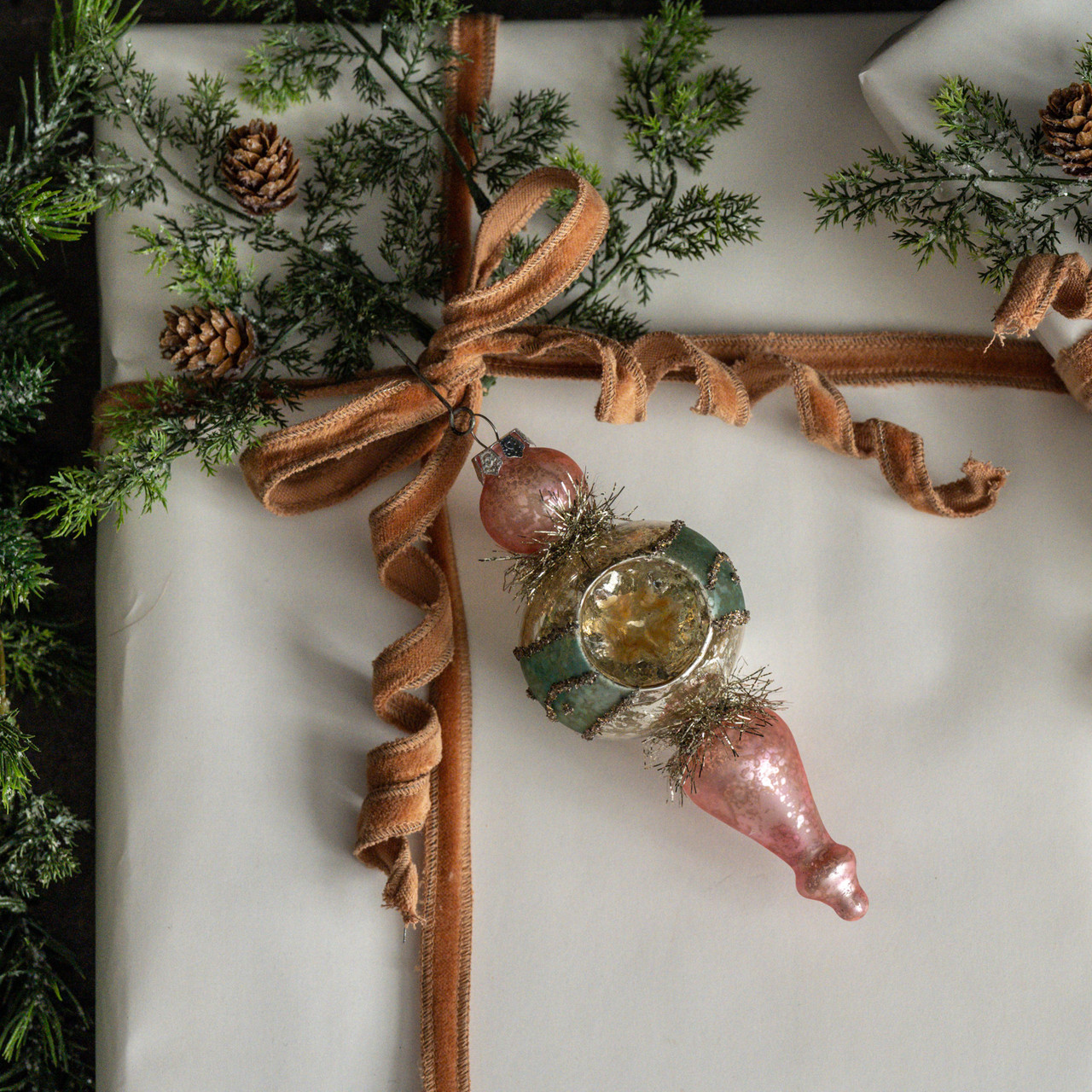 PASTEL GLASS FINIAL ORNAMENT