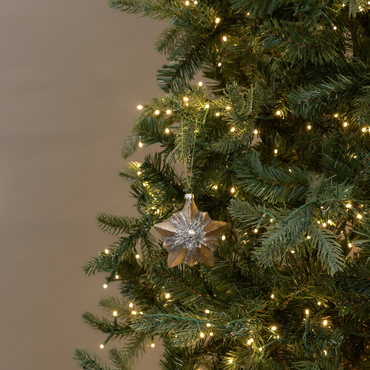 SILVER STAR ORNAMENT W/ SILVER TINSEL