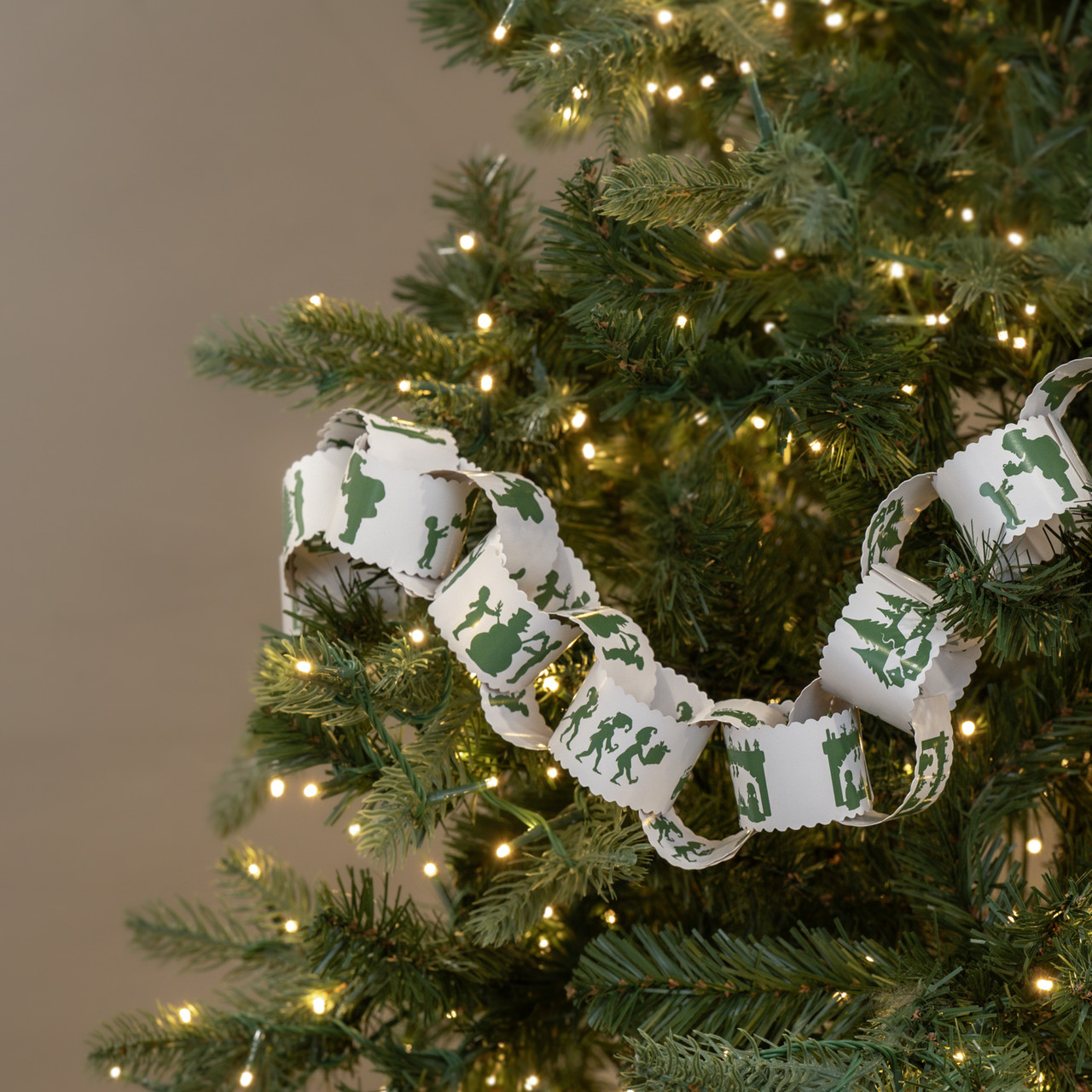 6' WHITE & GREEN PAPER CHAIN GARLAND KIT