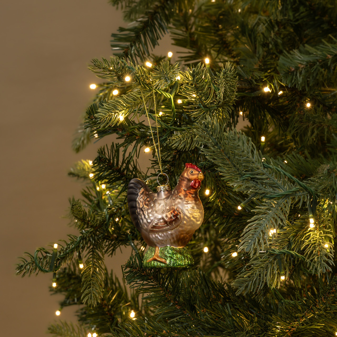 BROWN & WHITE HEN ORNAMENT
