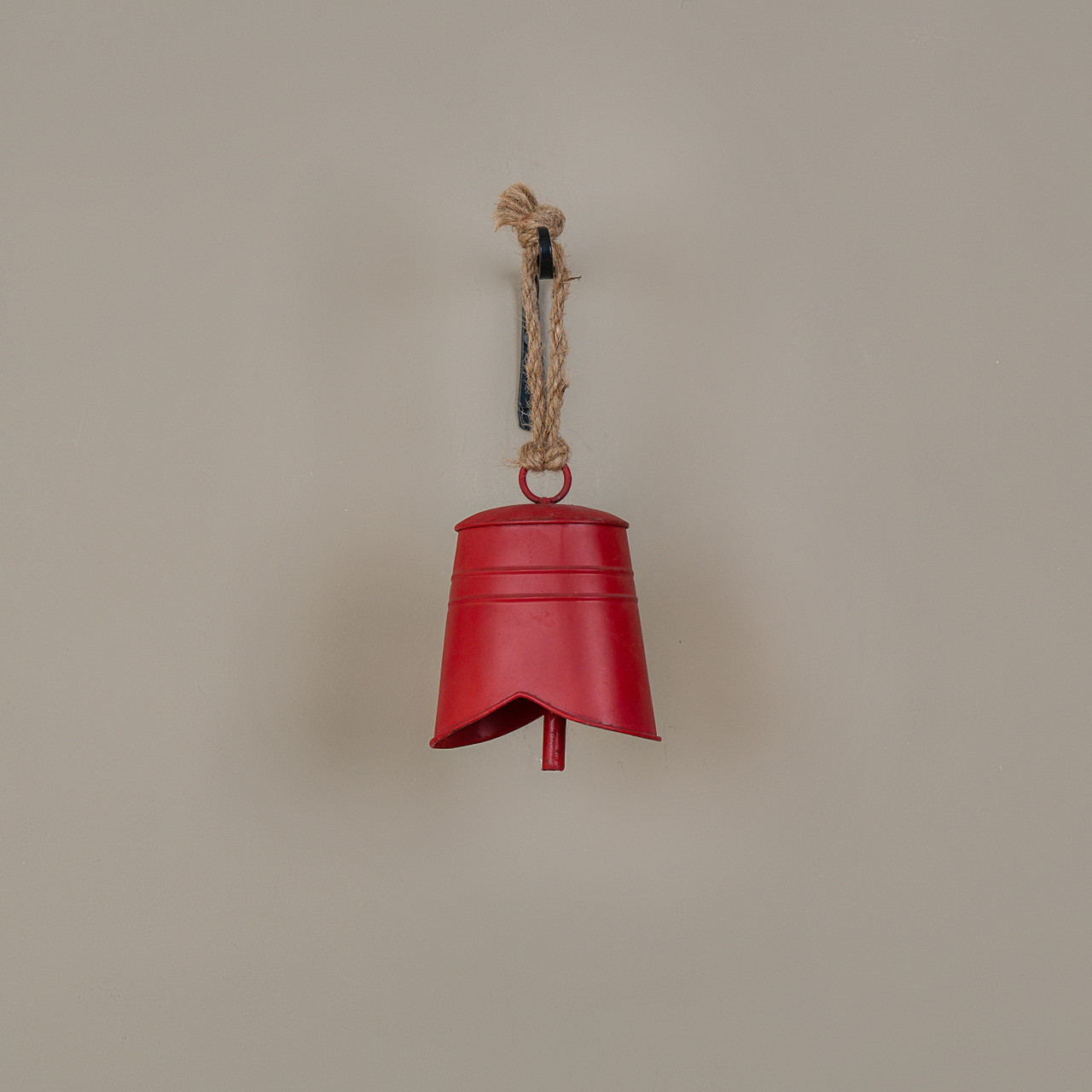 6" RED METAL TIANA BELL