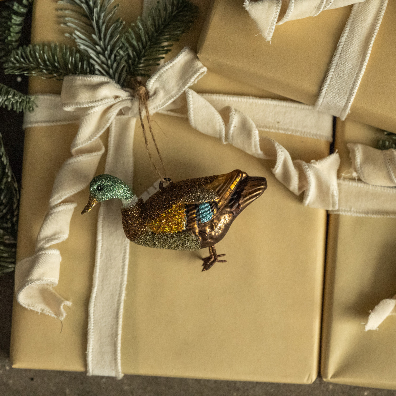 DUCK ORNAMENT W/ GLITTER
