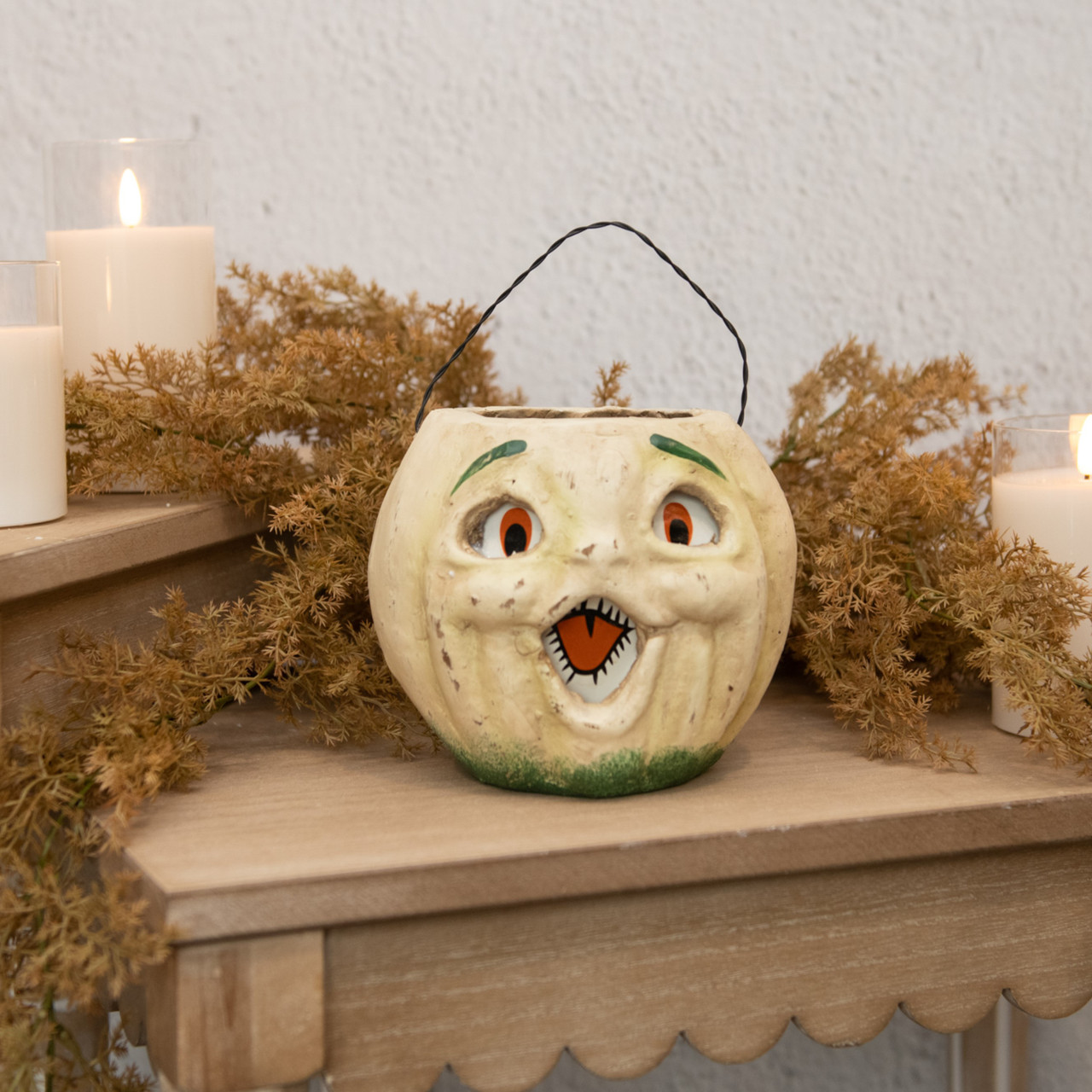 5" WHITE JACK O LANTERN CHOIR BOY