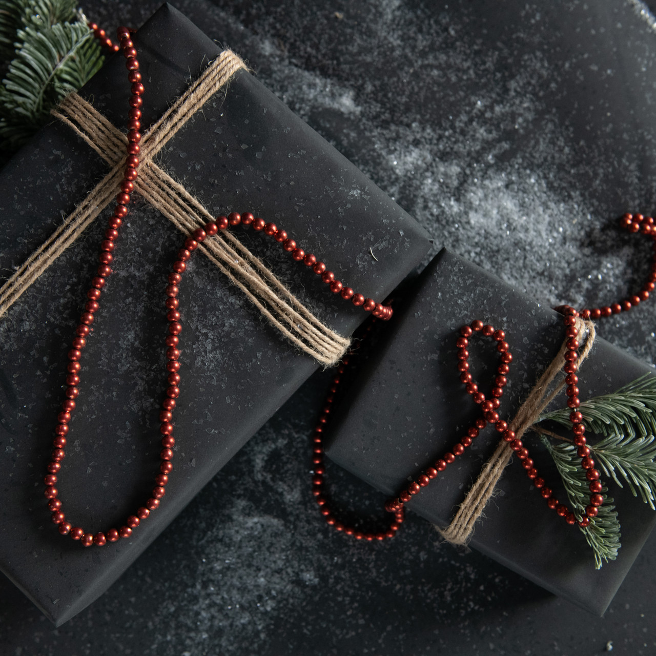 AGED RED BEAD GARLAND