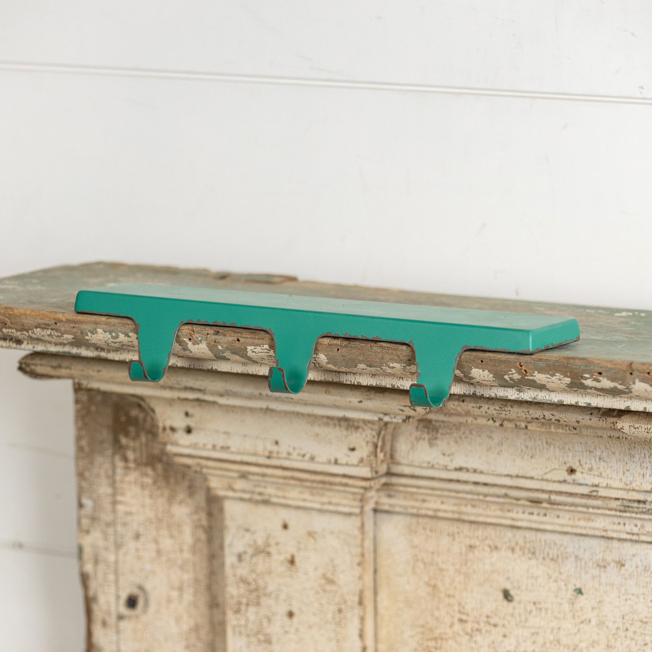 GREEN MULTIPLE STOCKING HOLDER