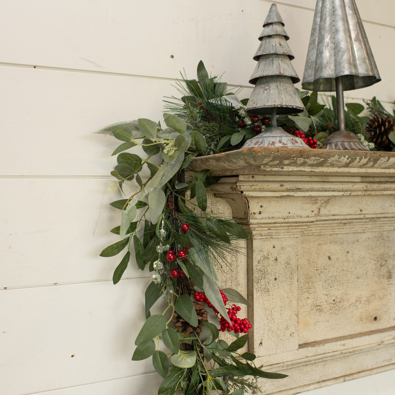 6' MIX EUCALYPTUS W/BERRIES & CONES GARLAND