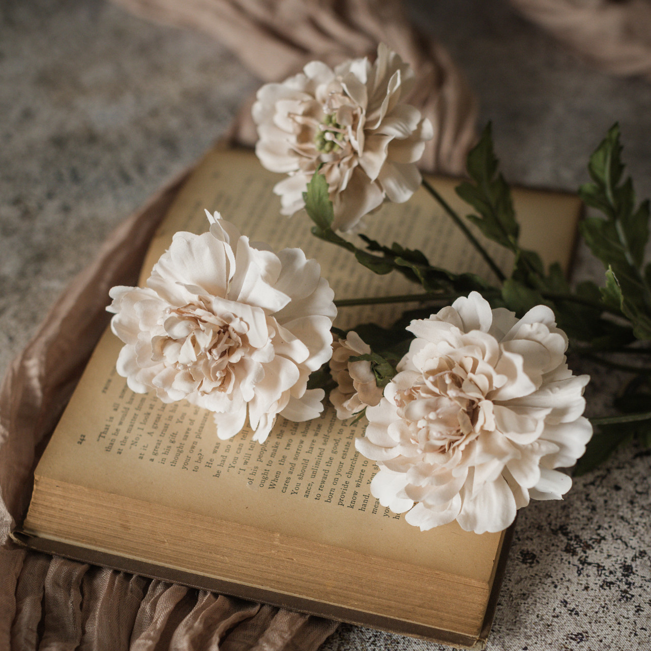 25.5" AUTUMN CREAM SCABIOSA SPRAY