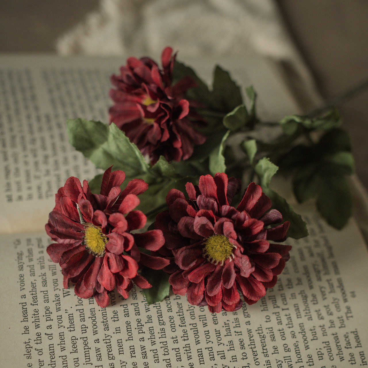 10.5" RED ZINNIA PICK