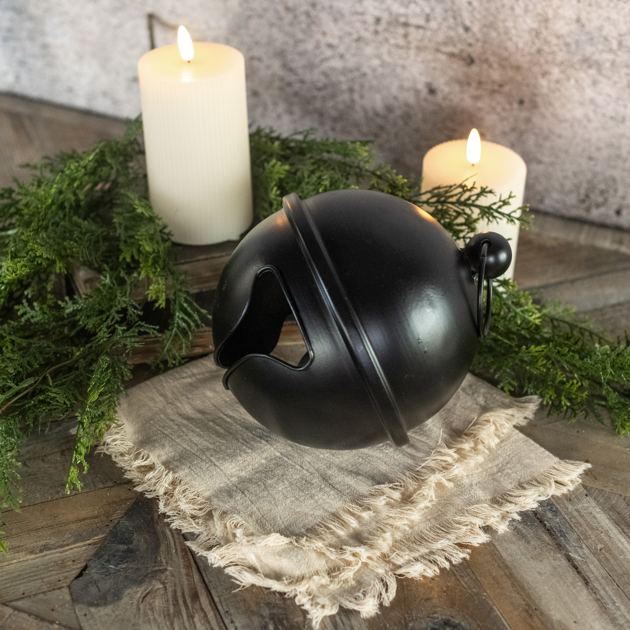 6.75" BLACK SLEIGH BELL