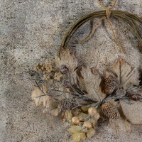 18" FROSTED WOODLAND LEAF WREATH