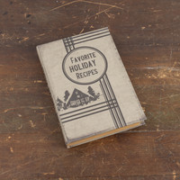 FAVORITE HOLIDAY RECIPES JOURNAL
