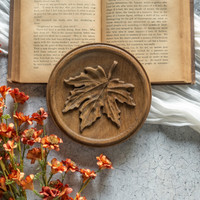 MAPLE LEAF WALL PLAQUE