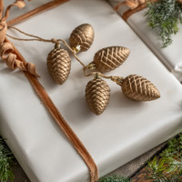 GOLD PINECONE BUNCH