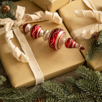 9" RED & WHITE GLASS FINIAL ORNAMENT