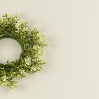 8.5" NEW ENGLAND BOXWOOD & BERRIES CANDLE RING