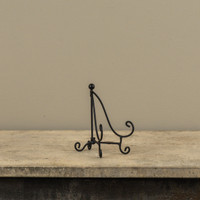 5.5" BLACK SCROLL EASEL