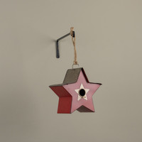 RED STAR BIRDHOUSE