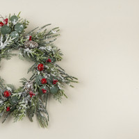 24" SNOWY PINE & CEDAR W/ BELLS & BERRIES WREATH