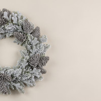 22" GLITTERED PINE & PINECONE WREATH