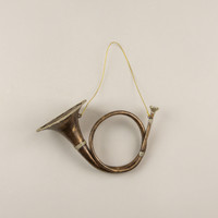 GOLD FRENCH HORN ORNAMENT