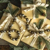 6' GOLD & SILVER BALL GARLAND