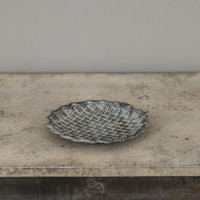 8.25" METAL SCALLOPED TRAY