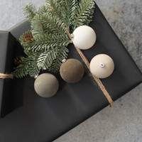 SET/ 4 - 2.5" GREY FLOCKED BALLS