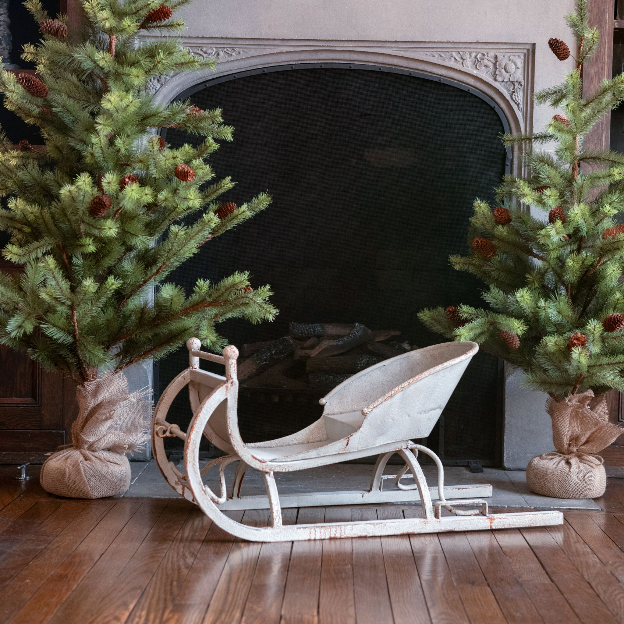 Distressed Metal Sleigh, 33.5"