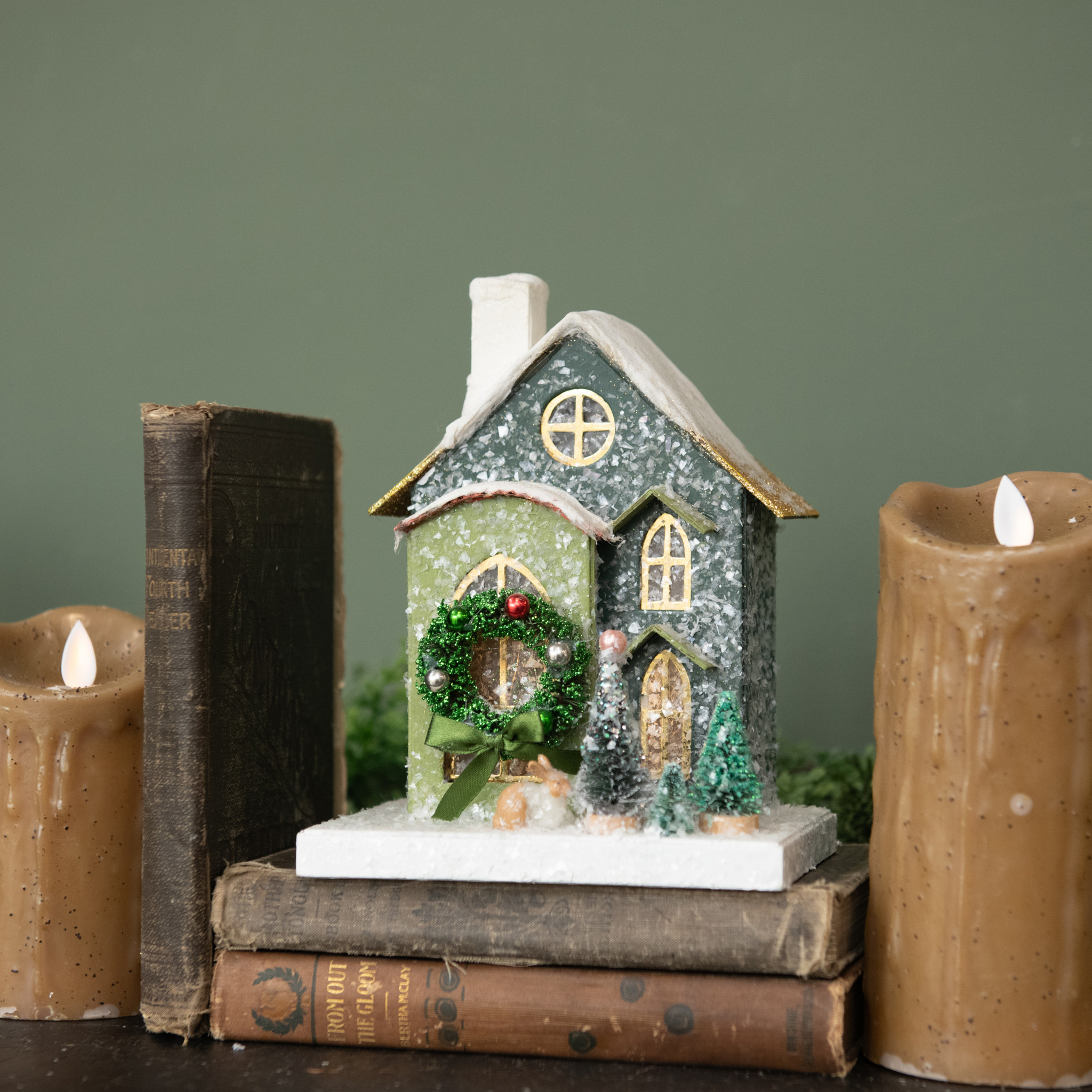 Snowy Green House, 7.25"
