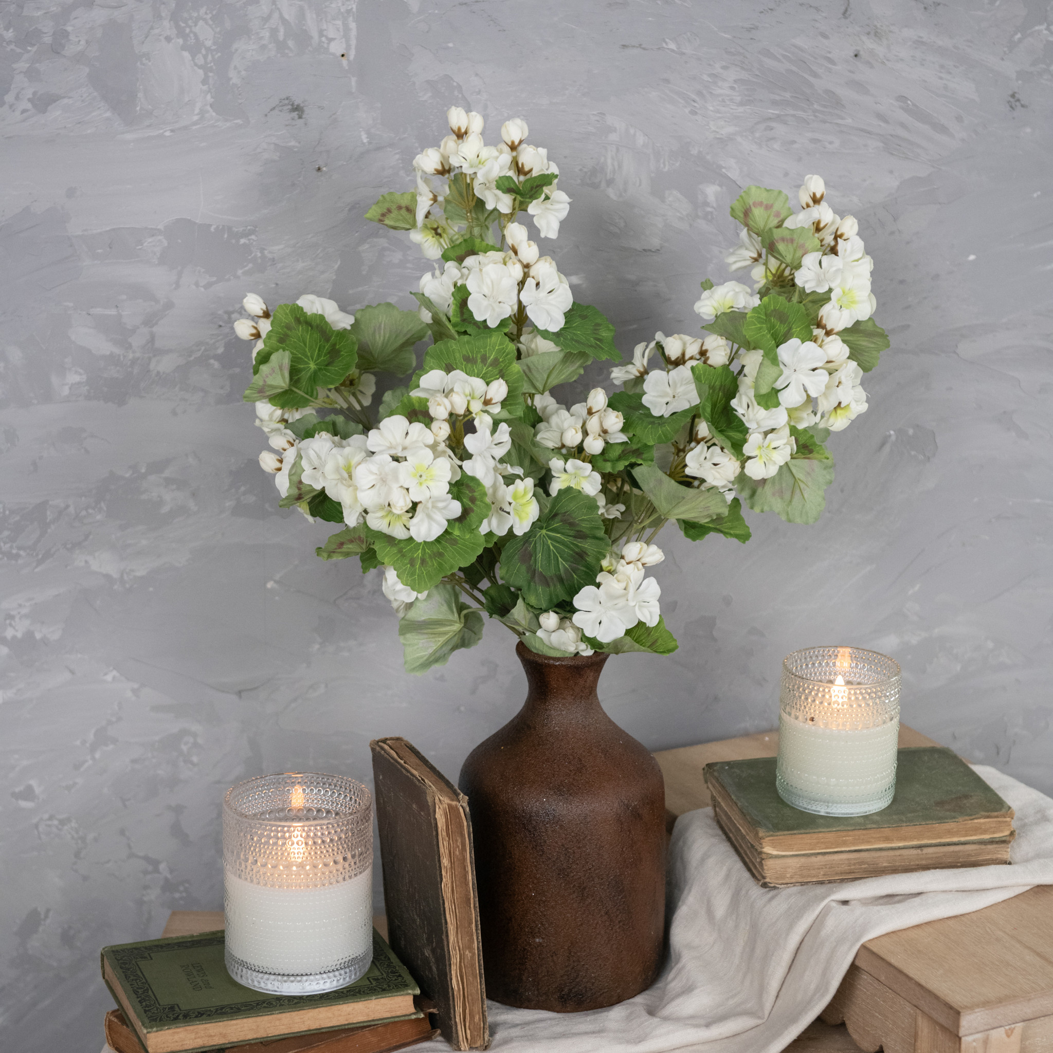 White Geranium Spray, 30", photo 4 of 5