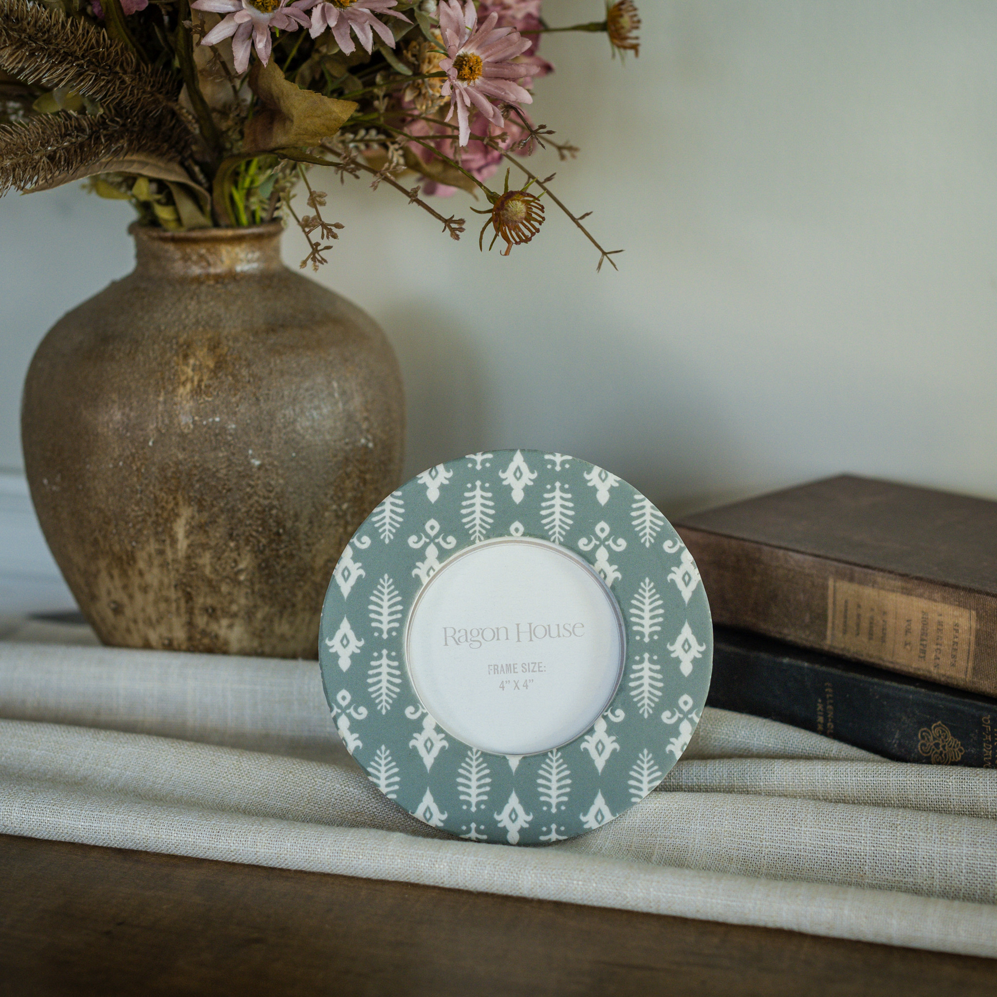 Round Jade Photo Frame, 4"