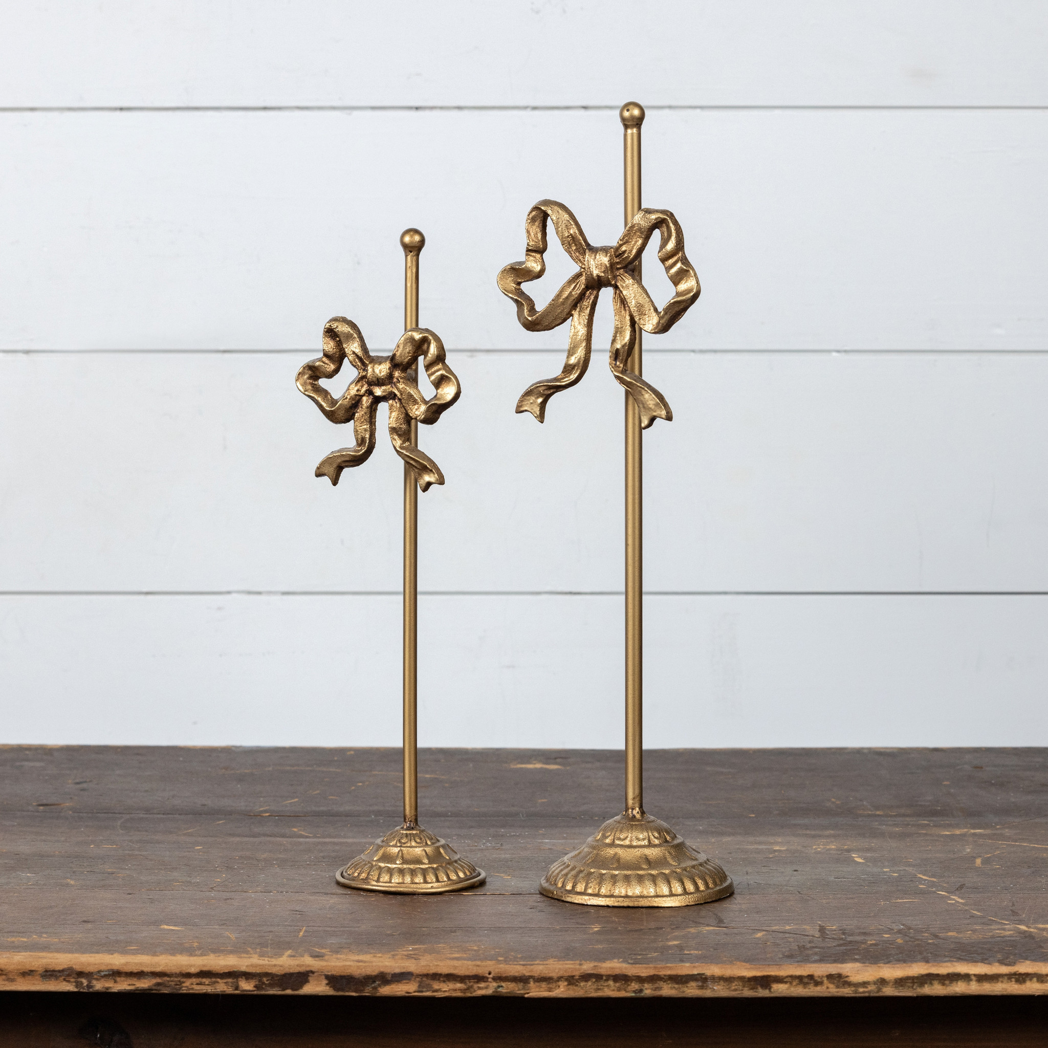 Gold Wreath Stand with Bow, 15.25", photo 3 of 4