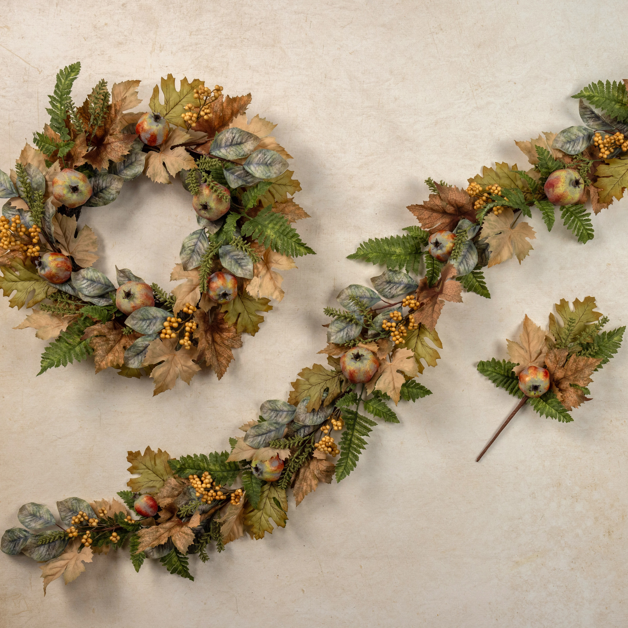 Pomegranate & Beige Berry Wreath, 24", photo 3 of 3