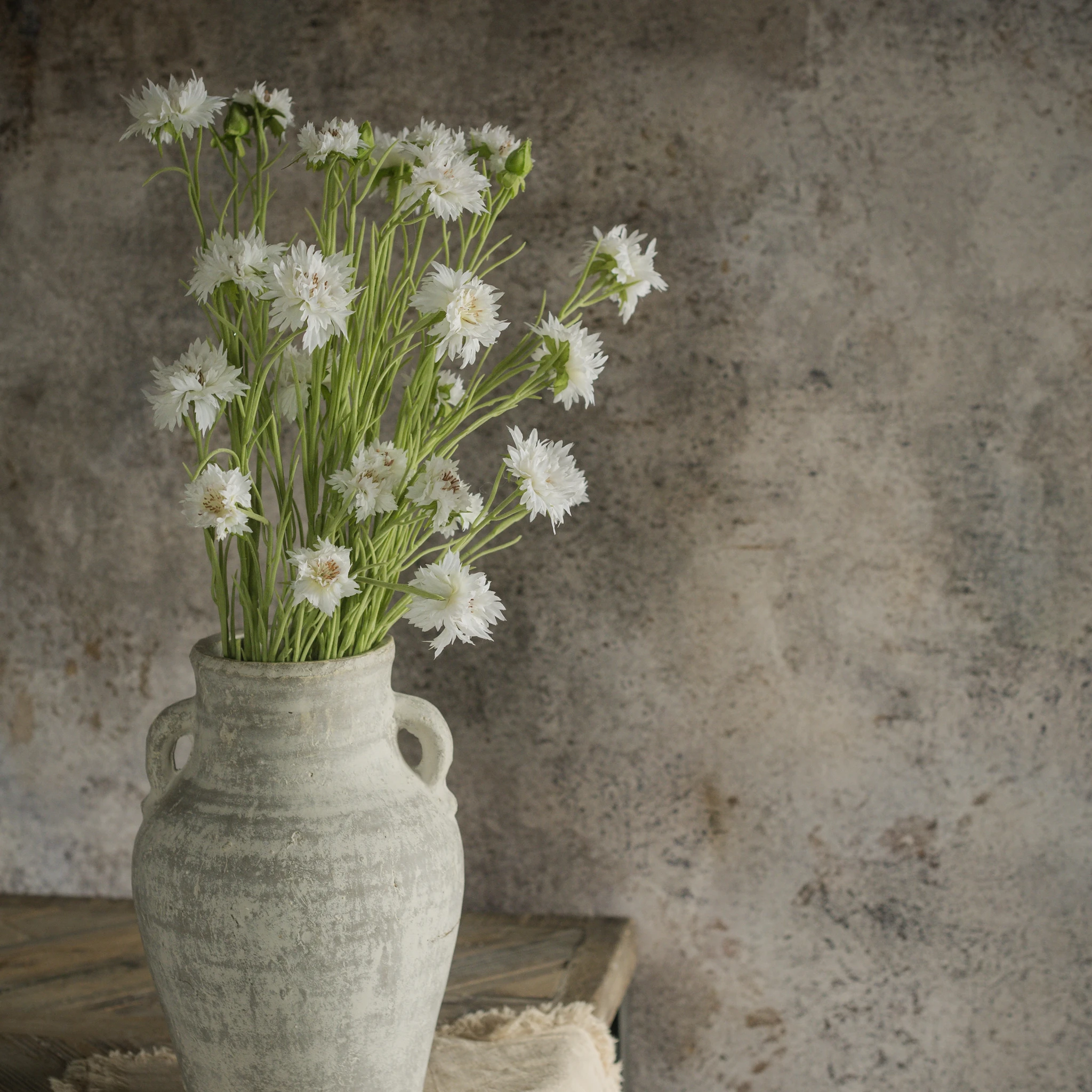 White Daisy Spray, 35.5", photo 2 of 4