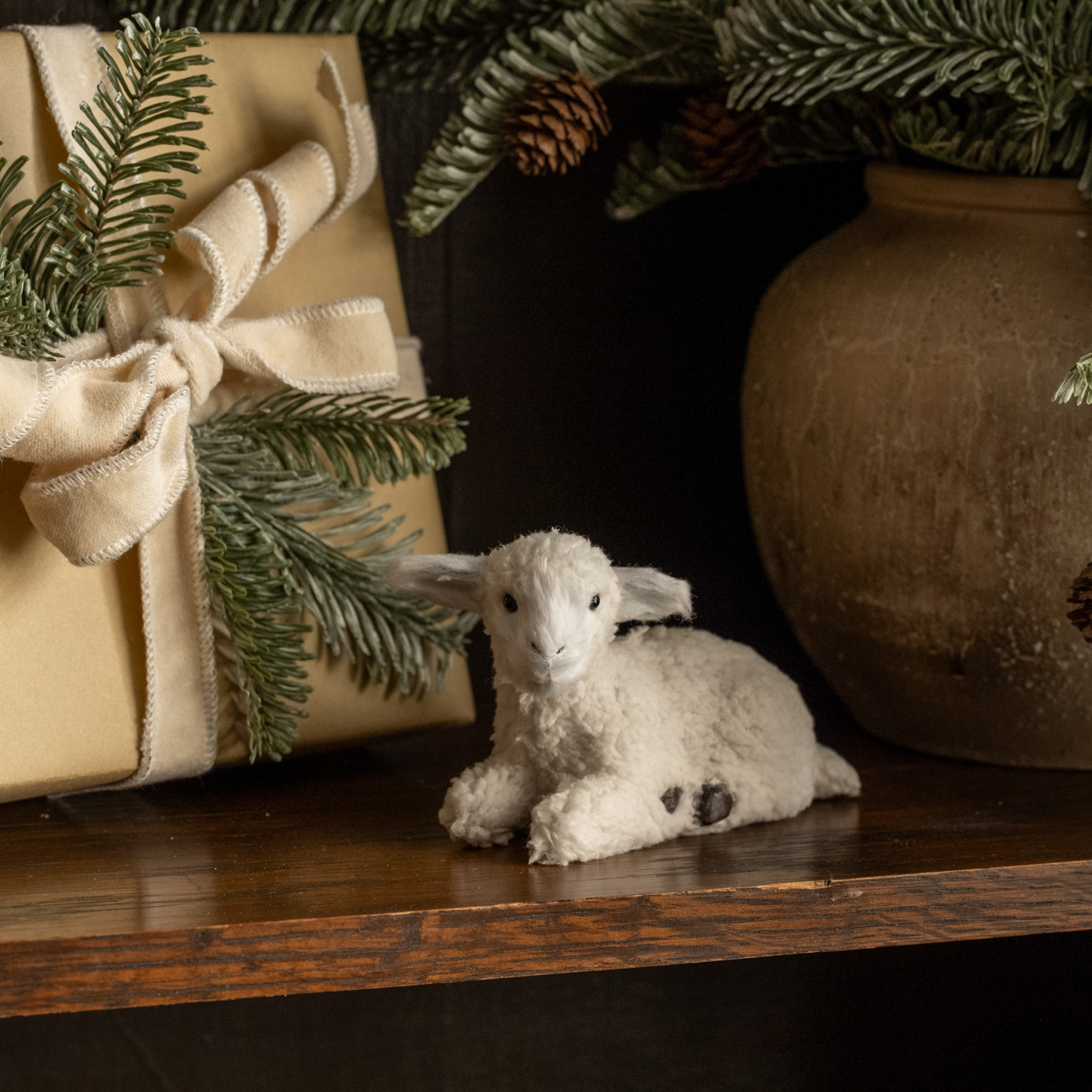 Resting Lamb, 5.25"
