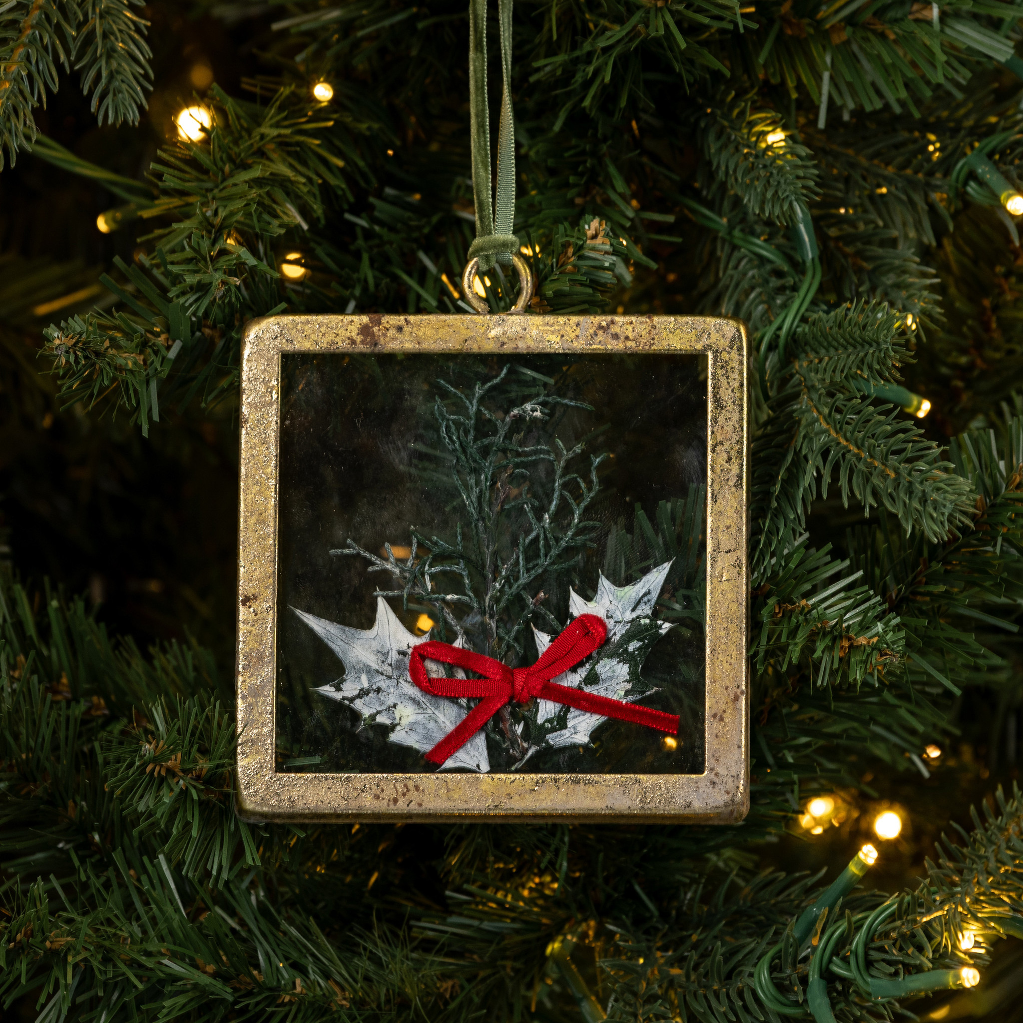 Square Pressed Holiday Floral with Red Bow Ornament, photo 3 of 3