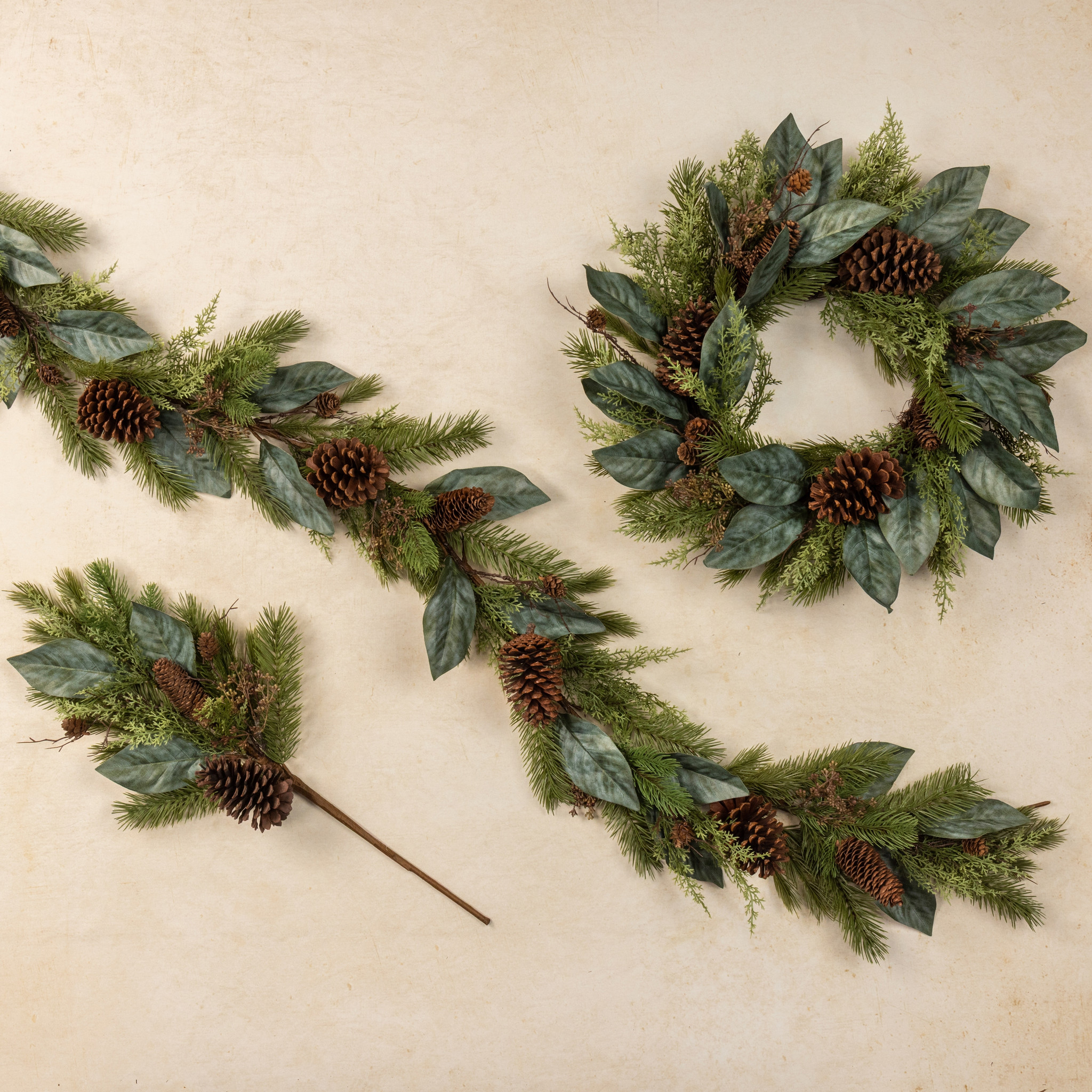 Cedar, Pine & Magnolia Wreath, 24", photo 3 of 3