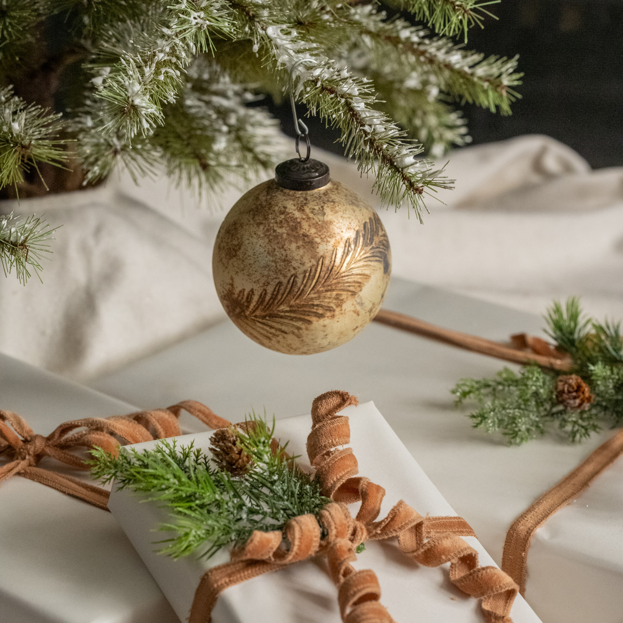 Printed Leaf Kugel Ornament, 4"