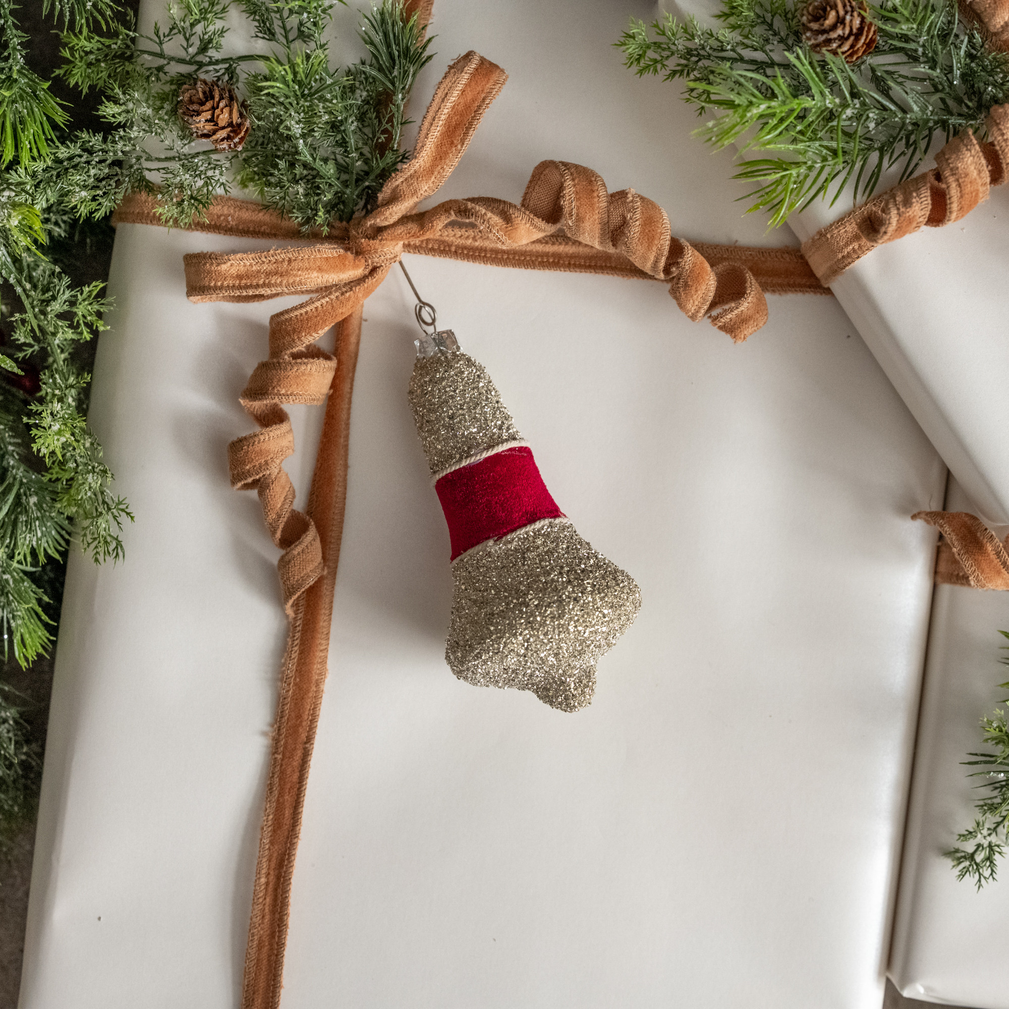 Wine Velvet & Glitter Bell, 5"