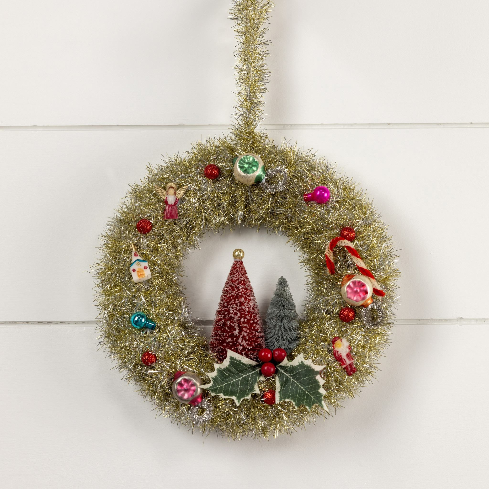 Vintage Decorated Wreath, 10", photo 2 of 2