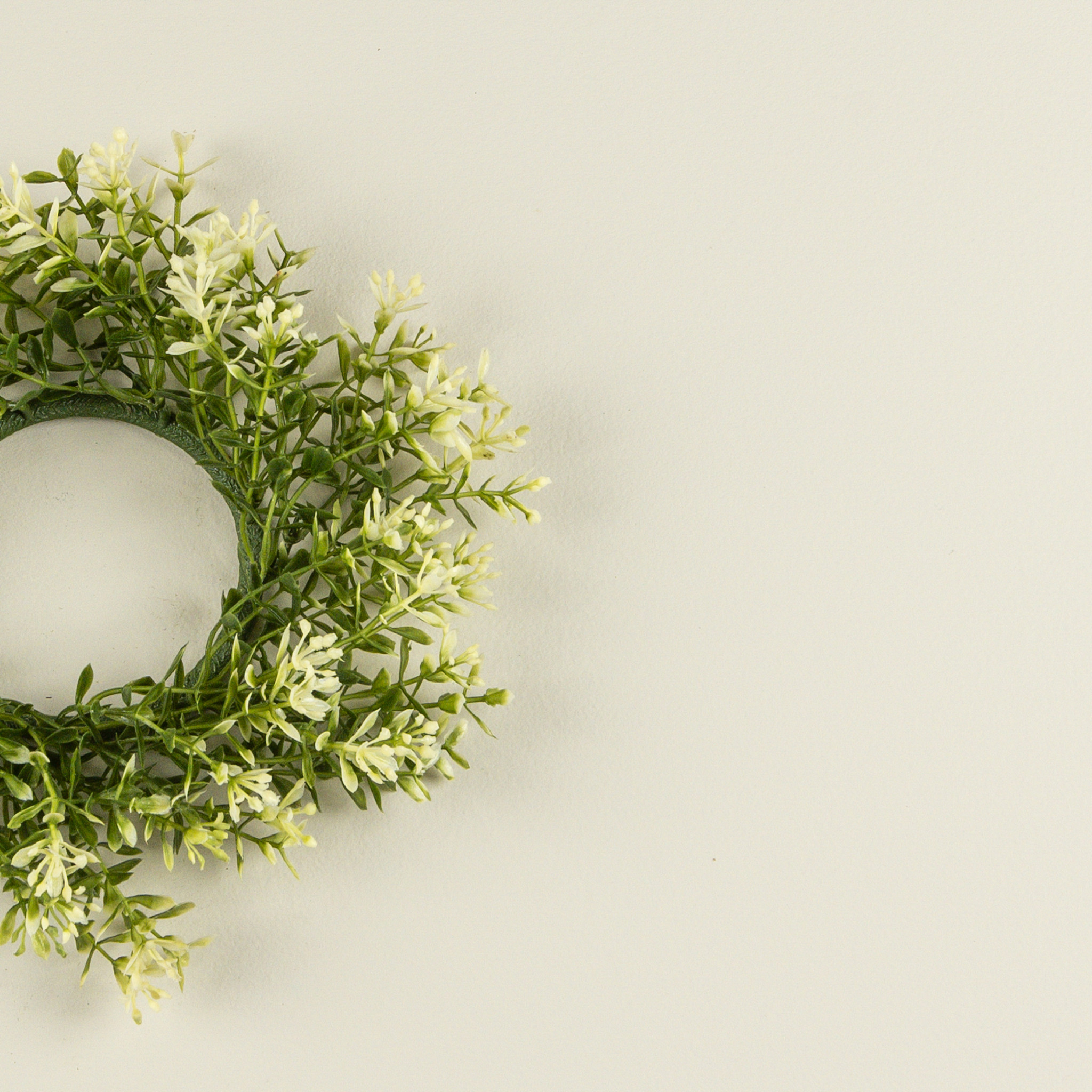New England Boxwood & Berries Candle Ring, 8.5", photo 2 of 3