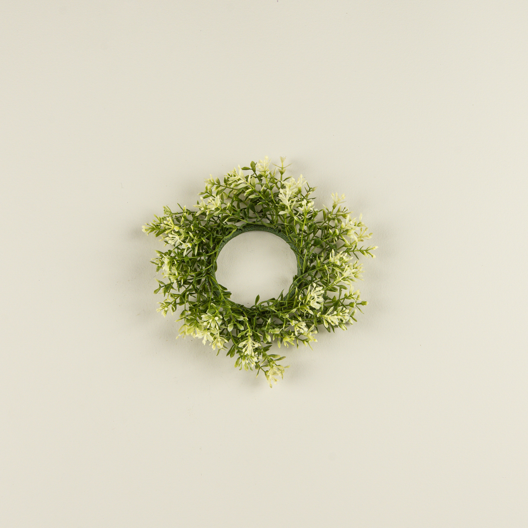 New England Boxwood & Berries Candle Ring, 8.5", photo 3 of 3